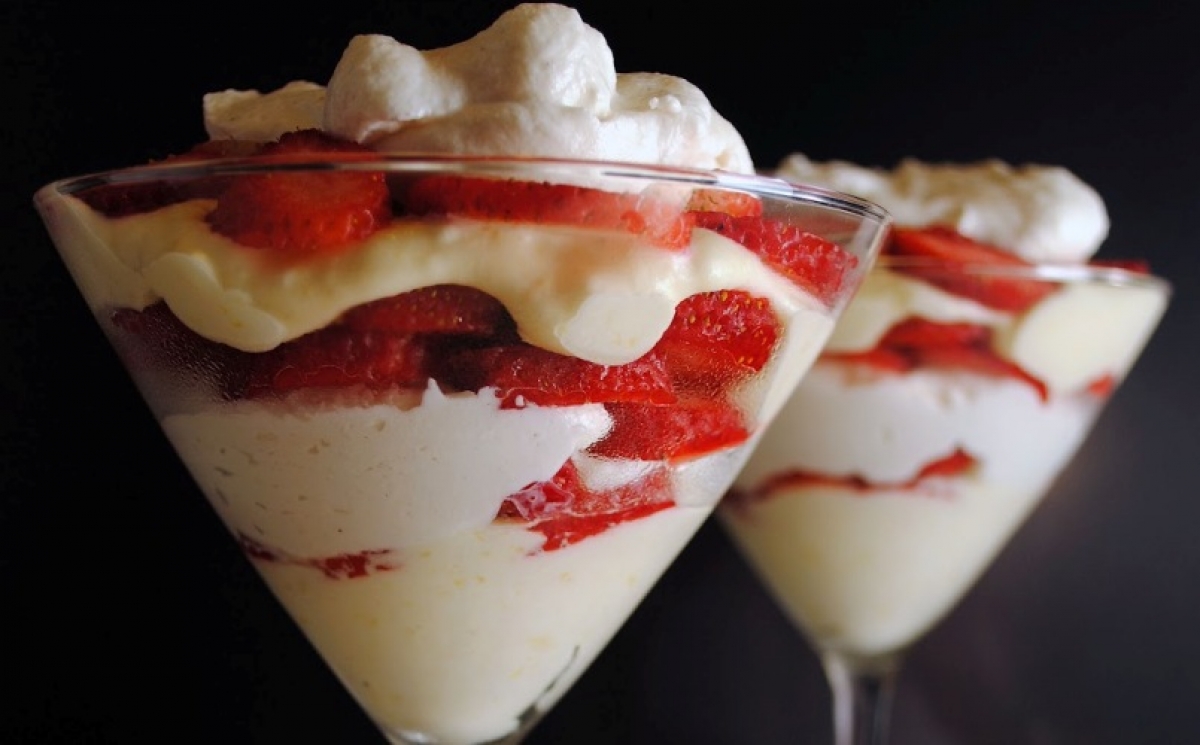 Cream Fresh Air με ανθότυρο και φράουλες