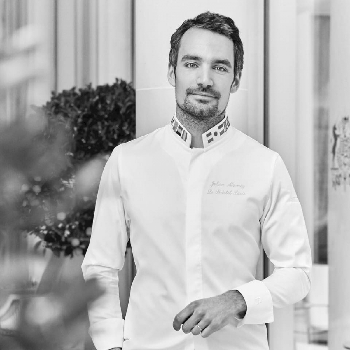 Ο Julien Álvarez αλλάζει το μενού στο «Café Pouchkine Paris» και γίνεται ο νέος pastry chef στο «Le Bristol Paris»