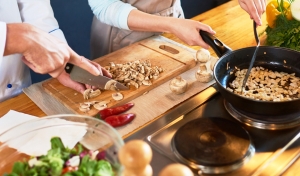 &Zeta;ή&sigma;&tau;&epsilon; &mu;ί&alpha; &alpha;&nu;&epsilon;&pi;&alpha;&nu;ά&lambda;&eta;&pi;&tau;&eta; &Kappa;&alpha;&lambda;&omicron;&kappa;&alpha;&iota;&rho;&iota;&nu;ή &Omicron;&mu;&alpha;&delta;&iota;&kappa;ή &Epsilon;&mu;&pi;&epsilon;&iota;&rho;ί&alpha;